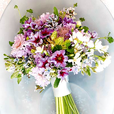  wildflower bouquet is it could bring a comfortable wedding feel because 