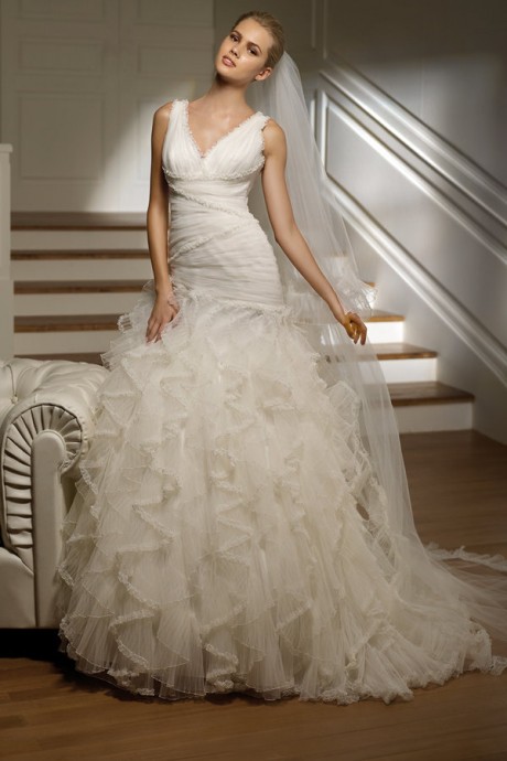 Pronovias Wedding Dress Rapsodia : V-Neck, Ruffles, Tulle, A Line, Sleeveless