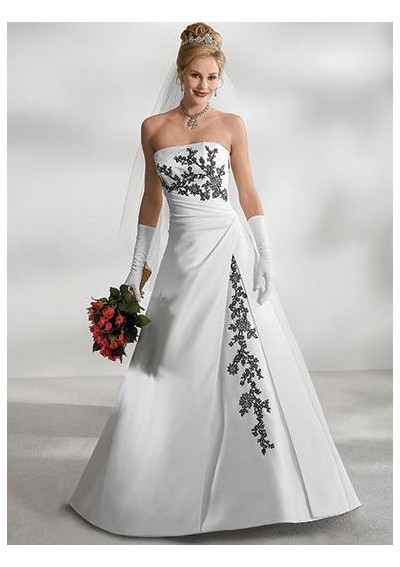Elegant Strapless Satin Wedding Gown